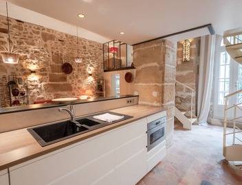 MARAIS, DUPLEX, STONE WALLS, 2 BATHROOMS 30–60 days ahead? Private offer. OL-VAs 5