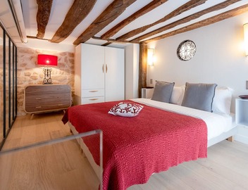 MARAIS, DUPLEX, STONE WALLS, 2 BATHROOMS 30–60 days ahead? Private offer. OL-VAs 4