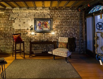 Rare River Street w/Balcony, Historic, Luxury, Affordable, 2/2, Loft STVR00088 4