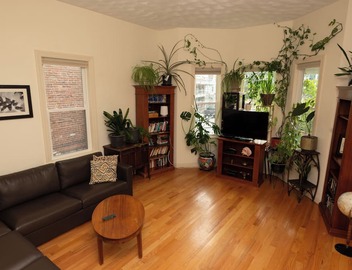 2 bedrooms with air-conditioning, parking, laundry, WiFi near Sam Adams & subway 4