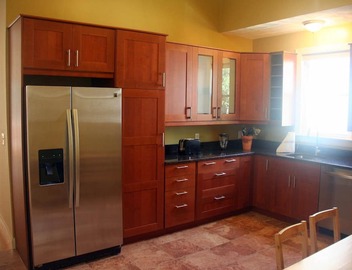 2 bedrooms with air-conditioning, parking, laundry, WiFi near Sam Adams & subway 3
