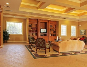 Fantastic Award Winning Newly Renovated Condo 4 miles to Disney 2+2 5