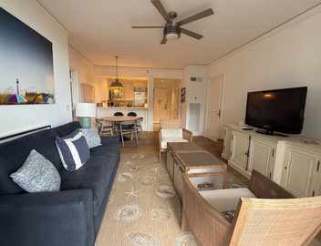 1 Bdrm Ocean view Res. Suite w balcony, located at The Ritz, in Key Biscayne 3
