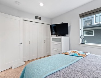 Coastal View Home - Newly Remodeled. Water Taxi Ride Away to see the WORLD CUP! 2