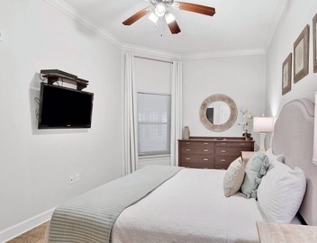 The Oasis 2502 | Spacious, Lazy River, Poolside Grill, New Splash Pad, Pool with Slide! 4