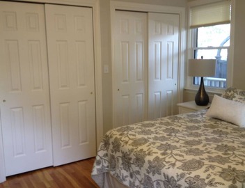 COMFORTABLE AND WELL-APPOINTED, BRIGHT AND SPACIOUS ON THE BOSTON-CAMBRIDGE LINE 3