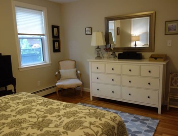 COMFORTABLE AND WELL-APPOINTED, BRIGHT AND SPACIOUS ON THE BOSTON-CAMBRIDGE LINE 4
