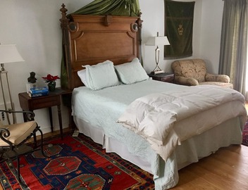 Large, Sunny 4 Bedroom Home Sleeps 8 and 1 minute to Five Fabulous Restaurants 5