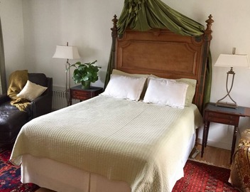Large, Sunny 4 Bedroom Home Sleeps 8 and 1 minute to Five Fabulous Restaurants 4