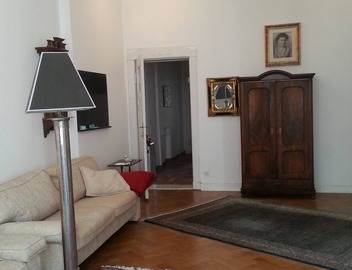 Kudamm Close Modernized High Ceiling quiet but central 2