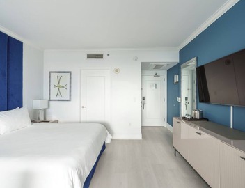 Fontainebleau Hotel Tresor 22nd Fl Junior Suite 4