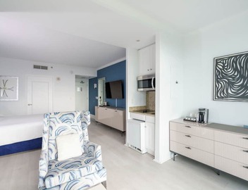 Fontainebleau Hotel Tresor 22nd Fl Junior Suite 2