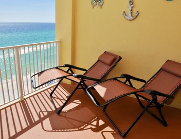 HERE'S THE ONE! FIVE STAR RATINGS! CLEAN, BEACHFRONT LUXURY WITH VIEWS GALORE! 3