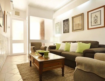 Large charismatic refined open space studio in best quarter 5