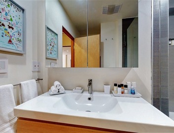 Centrally Located Modern Luxury, Walking Distance to UCLA, Westwood 4