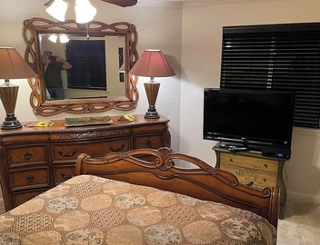 NEW ORLEANS ! BEAUTIFUL, SECURE, GREAT LOCATION, BY LAKE PONCHATRAIN! AMENITIES! 2