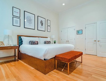 3 Bedroom/2 Bathroom Luxury Suite in Vibrant Andersonville 4