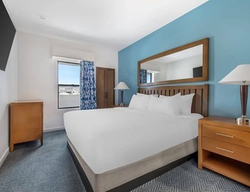 2 BDRM CONDO~ CANCUN RESORT LAS VEGAS~ GREAT POOLS ~ ON SOUTH LAS VEGAS BLVD! 2