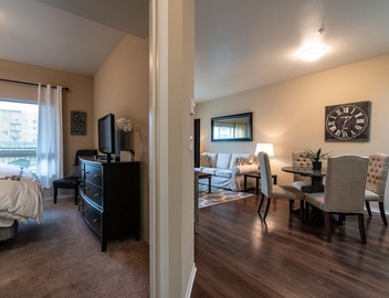 Walk to all Kirkland has to offer 2