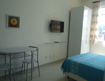 Clean, renovated, and furnished studio apartment near Acadepol, PETROBRAS, and BNDES. 2