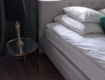 VanGogh by mythings- Spacious, 1BR apartment, air conditioned, for a family 3