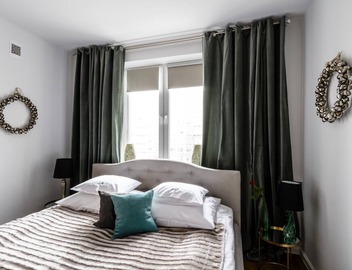 VanGogh by mythings- Spacious, 1BR apartment, air conditioned, for a family 4