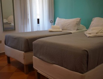 A modern and confortable three bedroom apartment in Sorrento close to the beach 5