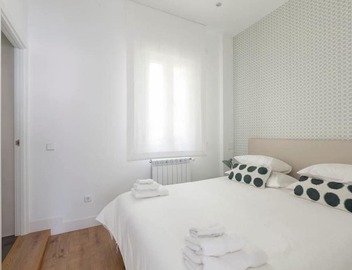 LUXURY APARTMENT WITH 4 ROOMS, 4 BATHROOMS AND LARGE TERRACE, FREE WIFI 3