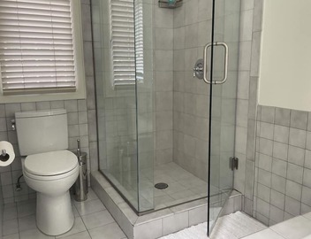 Beautiful Large Studio With a Private Bathroom In The Heart of Santa Monica 4