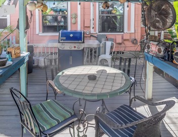 Family Vacation Rental Sleeps 8 , Beach Block Pool Access Pets OK 5