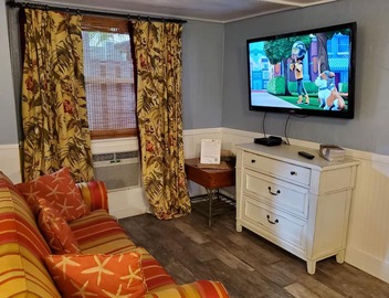 Family Vacation Rental Sleeps 8 , Beach Block Pool Access Pets OK 4