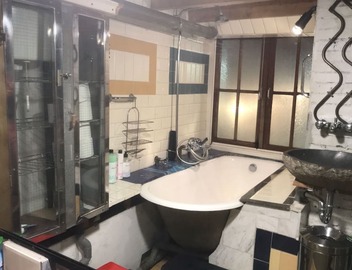 Canal Apartment for 2, 17th cent Old house Center Amsterdam 5