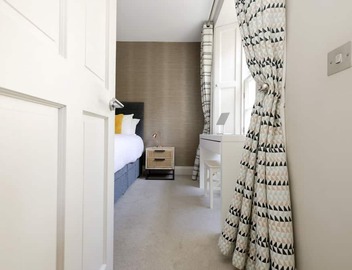 Prestigious Apartment in the heart of Edinburgh 4