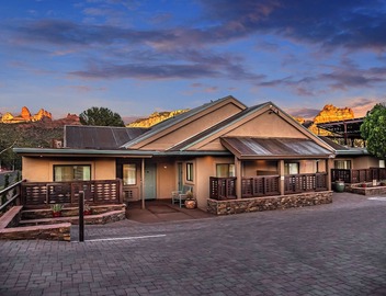 Saguaro Room #101 @ Sedona Uptown Suites 5