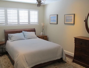 Beautiful 2 bedroom home - includes laundry and parking 5