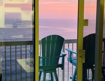 GULF FRONT *Renovated* 3 BR (2 King Suites) + Beach Chair Svc. Owner Managed! 5