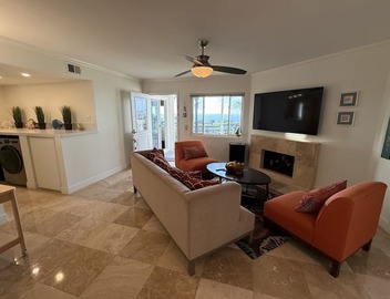 Blue Tide Cottage: Ocean Views, Steps to the Beach, Dining, Shopping + More! 2