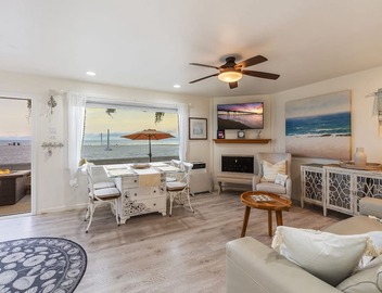 "Waterfront Bliss: The Envy of Every Traveler" 3X Hall of Fame Accommodations 2