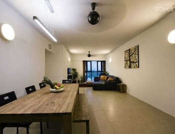 Relax in this peaceful central Kuala Lumpur oasis, perfect for families/groups 4
