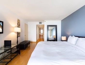 Modern Long Stay Apt | Bayview Balcony | StayCozy 3