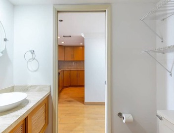Modern Long Stay Apt | Bayview Balcony | StayCozy 4