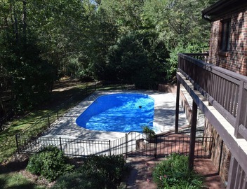 Retreat in the City - country setting in the city with large private pool 5