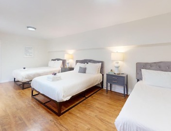 Steps from Broadway - The Lofts @ 107 - Unit 1, Steps from Broadway - The Lofts @ 107 - Unit 1 3
