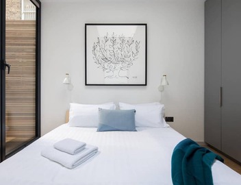 Chill Oxford Street 2BR - Netflix & Natural Light 3