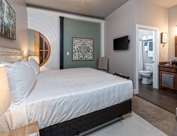 Green Door Lofts -Magnolia Loft, Silos/Downtown 2