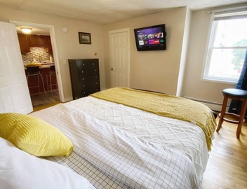 Updated 2 Bedroom with Roof deck and backyard 2