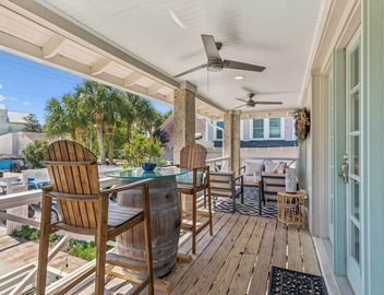 Beach Getaway - Less than two blocks to the beach 3
