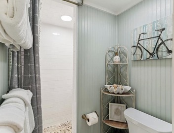 Beach Getaway - Less than two blocks to the beach 3