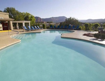 1 BDRM SLEEPS 4~ RED ROCKS AREA~10 MINS TO DOWNTOWN~HIKING, TRAILS, HEATED POOLS 5