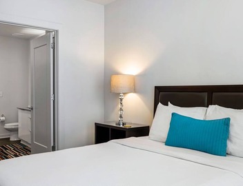 (S1BK) Affordable Hotel-Alternative Perfect for Long Term Stay near Whole Foods 3
